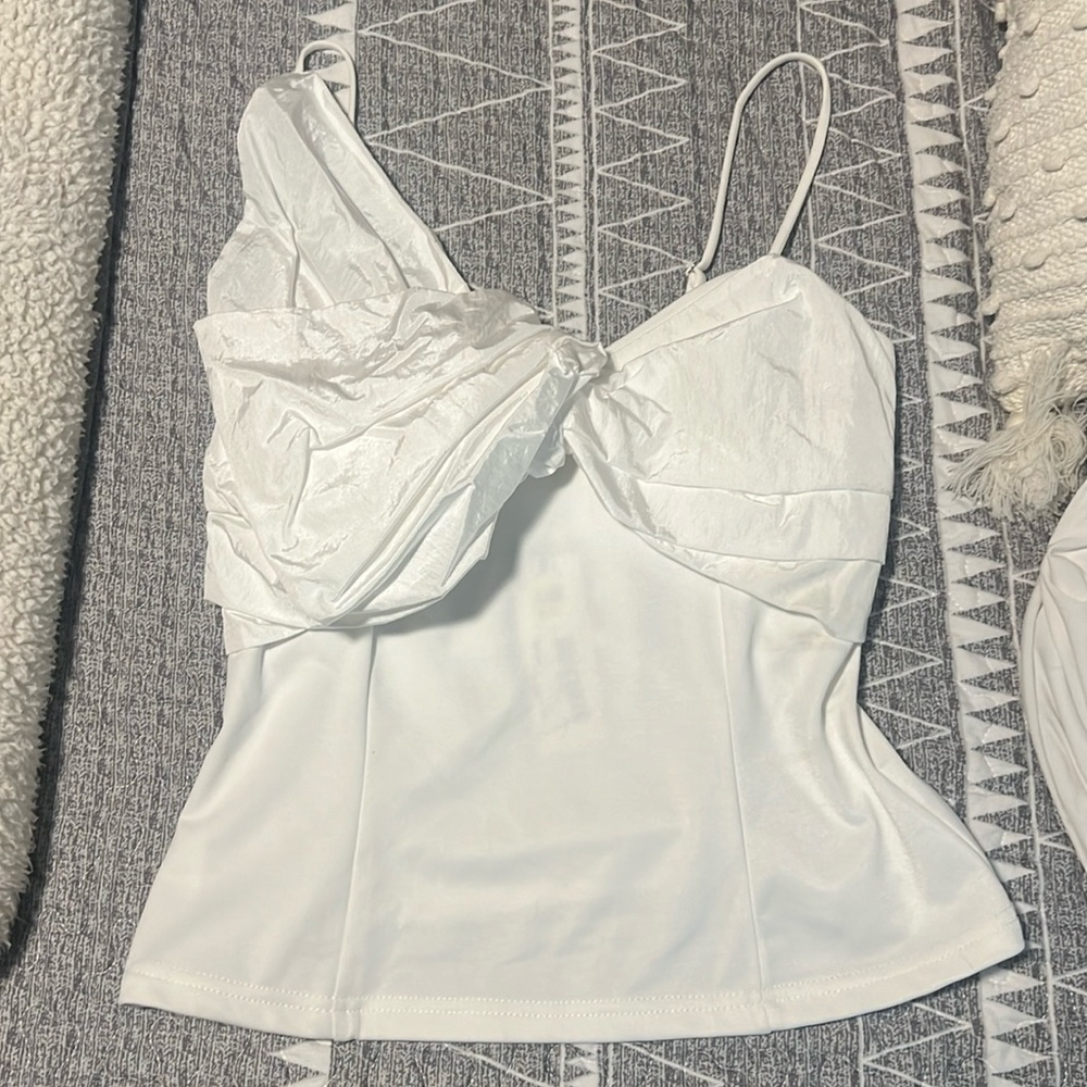 White bow tank, adjustable straps, new with tag